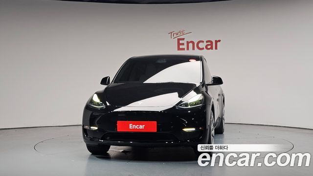 Tesla Model Y Standard Range RWD - фото 2
