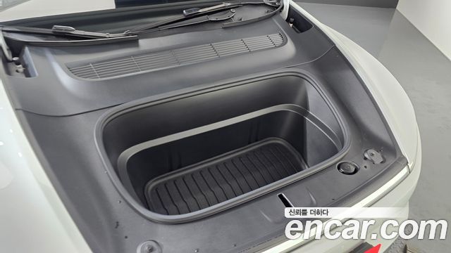 Tesla Model Y RWD - фото 4