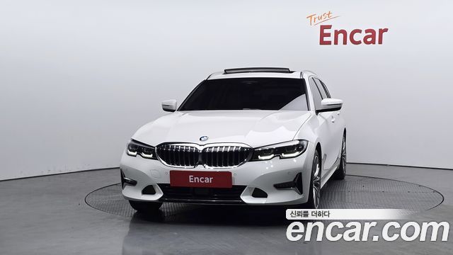 BMW 3-Series G20 320i Touring Luxury - фото 2