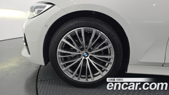 BMW 3-Series G20 320i Touring Luxury - фото 4