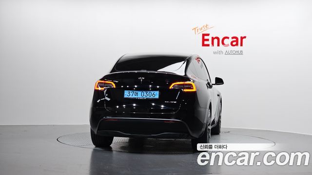 Tesla Model Y Long Range AWD - фото 3