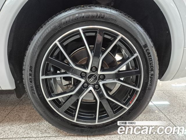 Audi Q5 FY 45 TFSI Quattro Premium - фото 4
