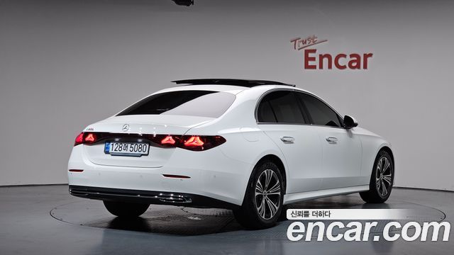 Mercedes-Benz E-Class W214 E200 Avantgarde - фото 1