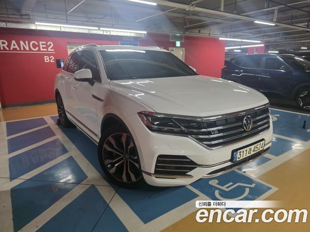 Volkswagen Touareg 3-го поколения 4.0 TDI Prestige - фото 1