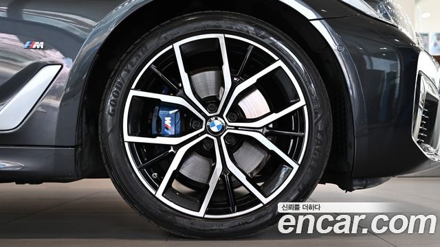 BMW 5-Series G30 530e M Sport - фото 4