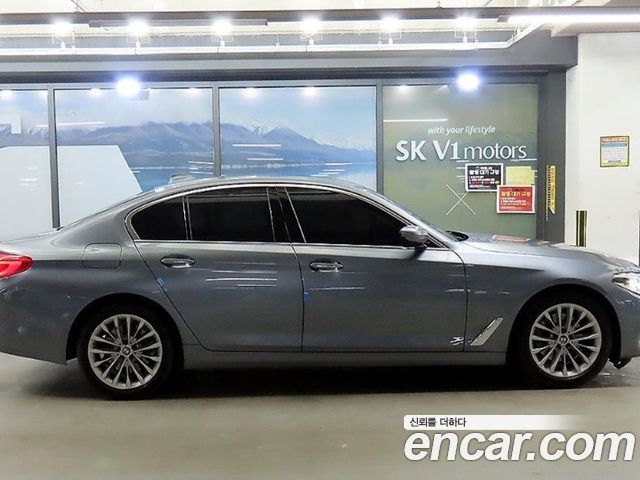 BMW 5-Series G30 520d Luxury Plus - фото 2