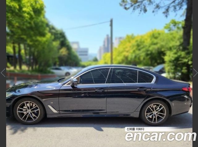 BMW 5-Series G30 523d M Sport - фото 2