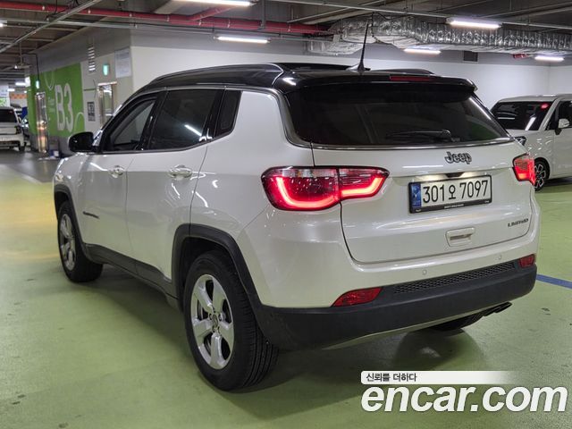 Jeep Compass 2-го поколения 2.4 limited 2WD - фото 2