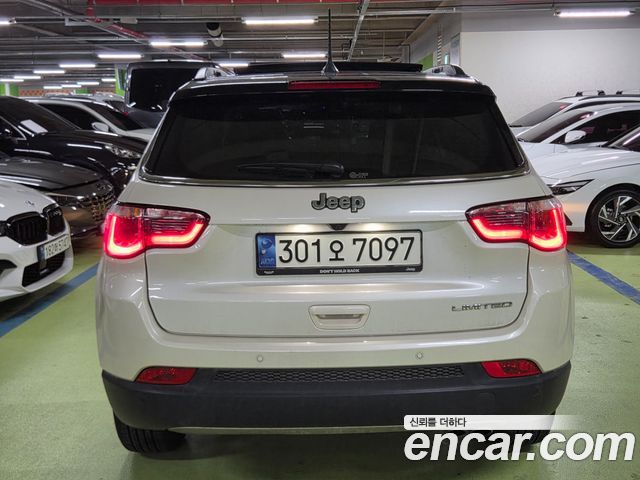Jeep Compass 2-го поколения 2.4 limited 2WD - фото 3