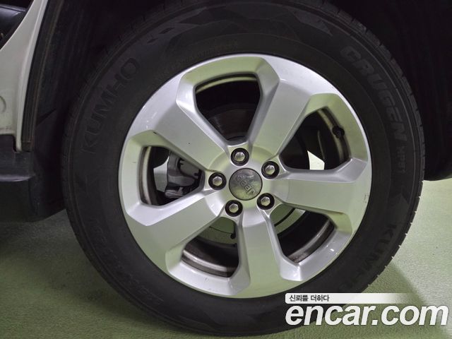 Jeep Compass 2-го поколения 2.4 limited 2WD - фото 4