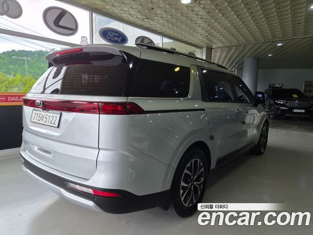 Kia Carnival 4-го поколения 11-Seater Prestige - фото 1