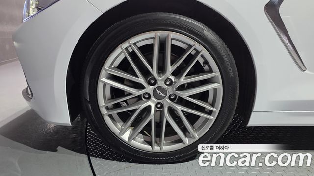 Genesis G70 2.0T Elite - фото 4