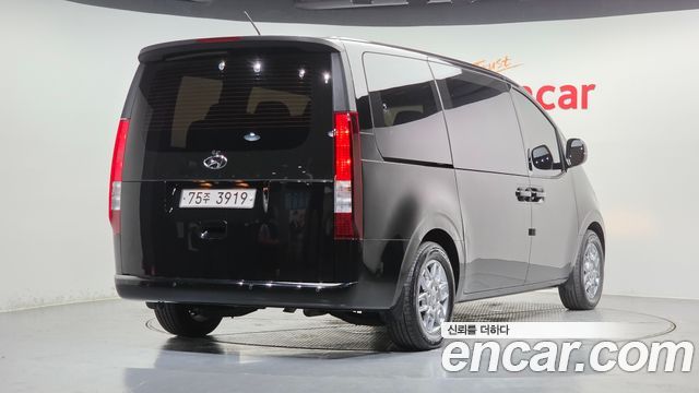 Hyundai Staria Tourer 11-Seater Modern - фото 1