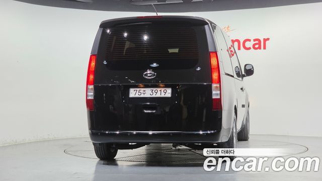 Hyundai Staria Tourer 11-Seater Modern - фото 3
