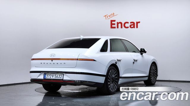 Hyundai Grandeur GN7, гибрид Calligraphy - фото 1