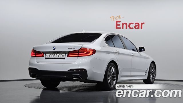 BMW 5-Series G30 520d M Sport Package Plus - фото 1