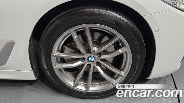 BMW 5-Series G30 520d M Sport Package Plus - фото 4