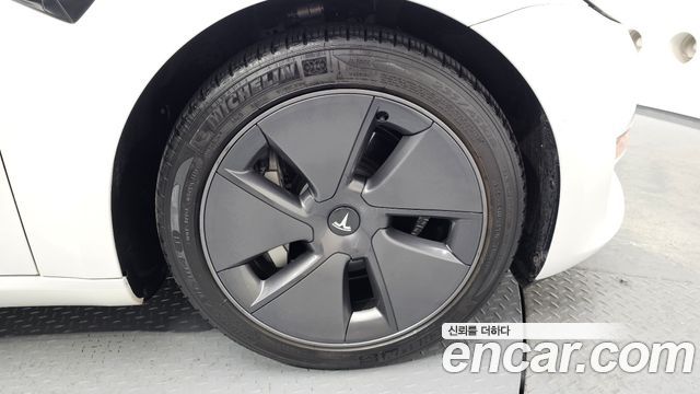 Tesla Model 3 Long Range AWD - фото 4