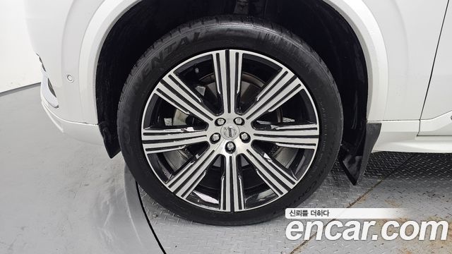 Volvo XC90 2-го поколения B6 Ultimate Bright - фото 4