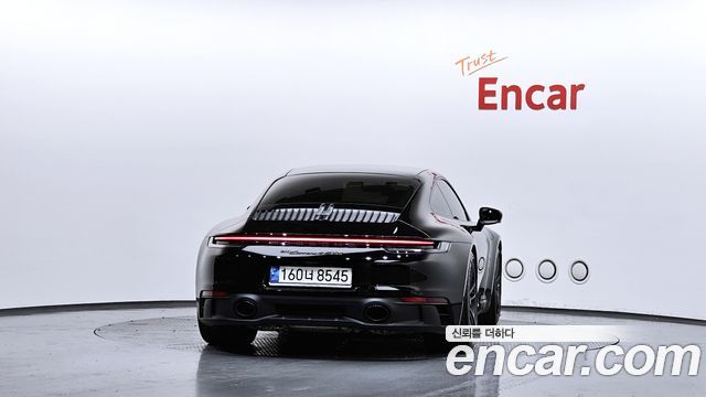Porsche 911 Carrera 4 GTS - фото 3