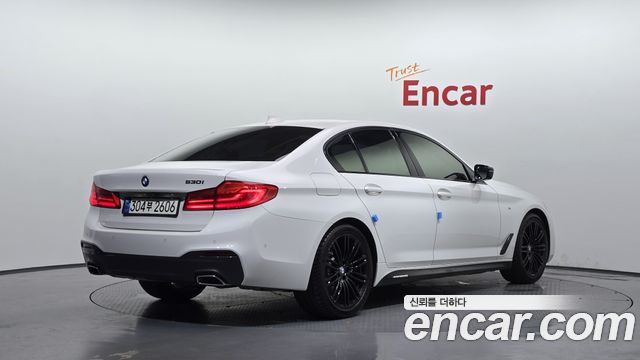 BMW 5-Series G30 520i M Sport - фото 1