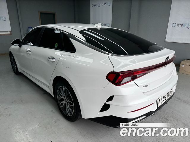 Kia K5 3-го поколения 2.0 Prestige - фото 1