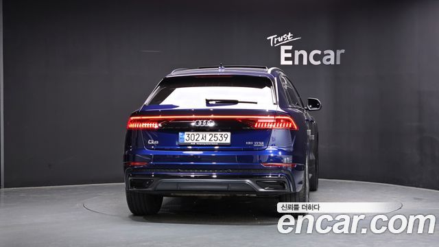 Audi Q8 55 TFSI Quattro Premium - фото 3