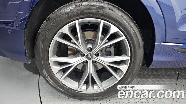 Audi Q8 55 TFSI Quattro Premium - фото 4