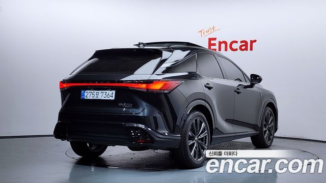 Lexus RX 5-го поколения F-Sport - фото 1