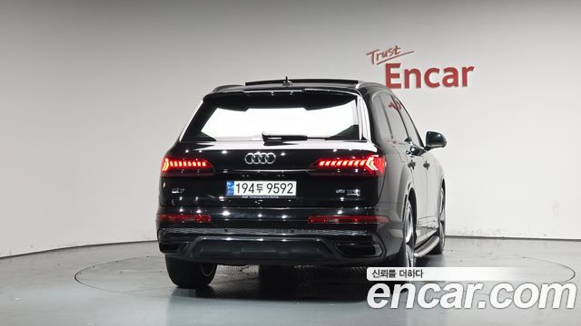 Audi Q7 55 TFSI Quattro Premium - фото 2