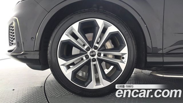 Audi Q7 55 TFSI Quattro Premium - фото 3