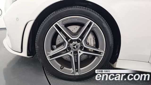Mercedes-Benz CLS-Class C257 CLS300d AMG Line - фото 4