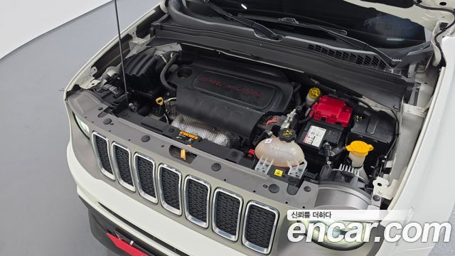 Jeep Renegade 2.4 Limited - фото 4