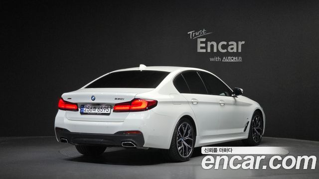 BMW 5-Series G30 530i xDrive M Sport Package - фото 1