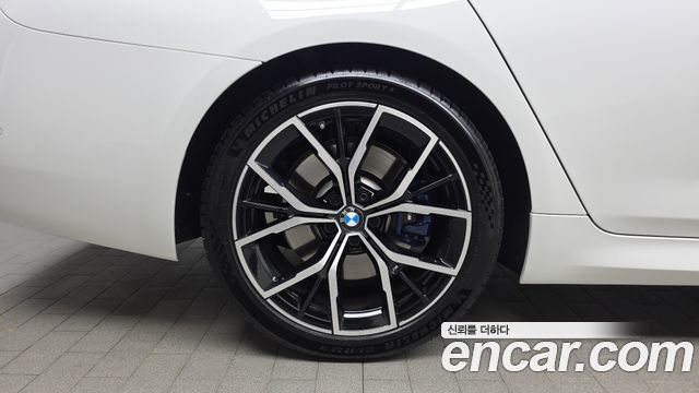 BMW 5-Series G30 530i xDrive M Sport Package - фото 4