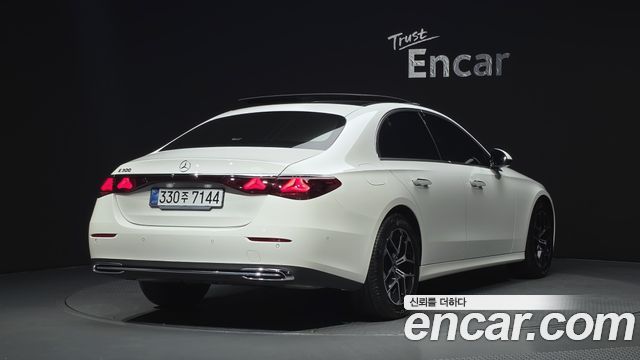 Mercedes-Benz E-Class W214 E200 Avantgarde - фото 1