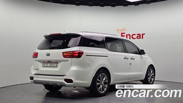 Kia Carnival Новый 9-Seater Noblesse Special - фото 1