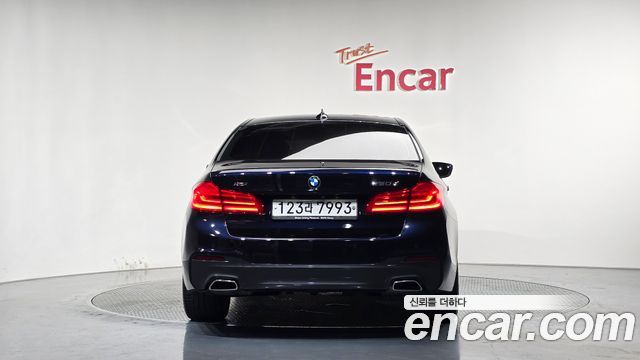 BMW 5-Series G30 520d xDrive M Sport Package Plus - фото 3