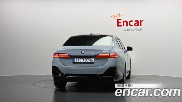 BMW 5-Series G60 520i M Sport - фото 3
