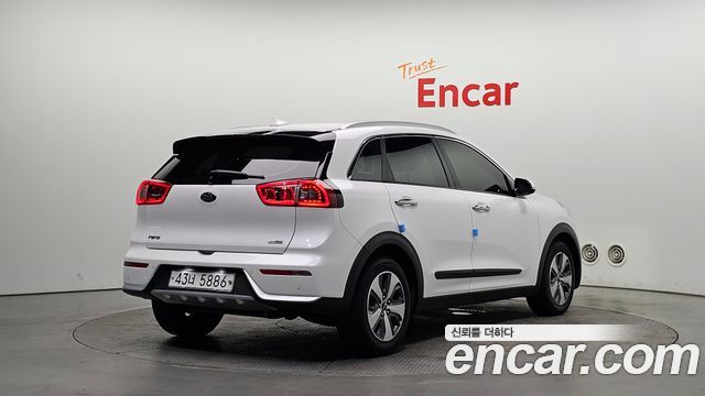 Kia Niro Noblesse - фото 1