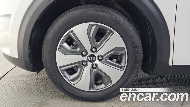 Kia Niro Noblesse - фото 4