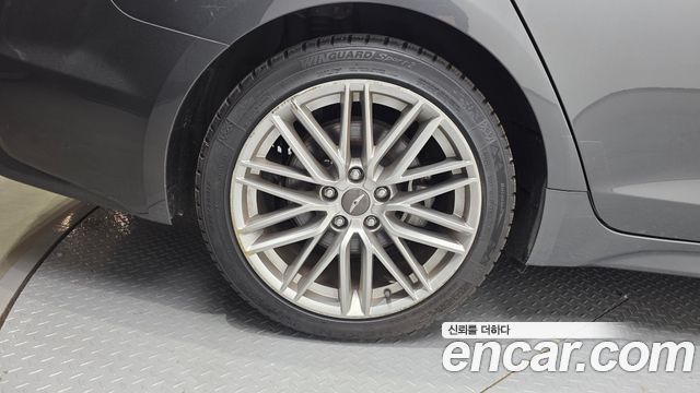 Genesis G70 2.0T Elite - фото 4