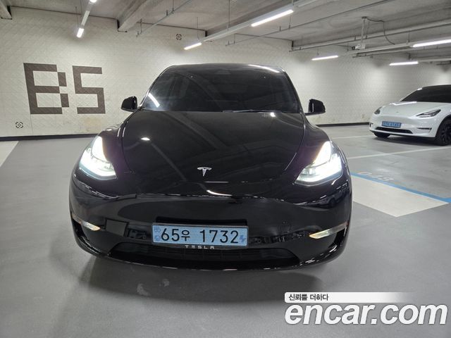Tesla Model Y Long Range AWD - фото 2