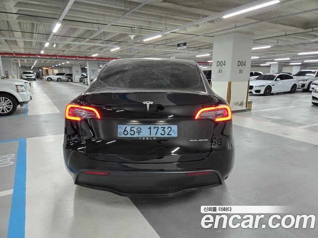 Tesla Model Y Long Range AWD - фото 3