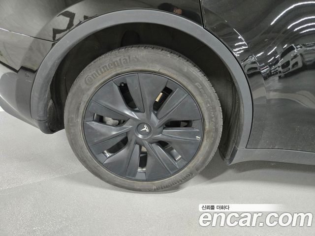 Tesla Model Y Long Range AWD - фото 4