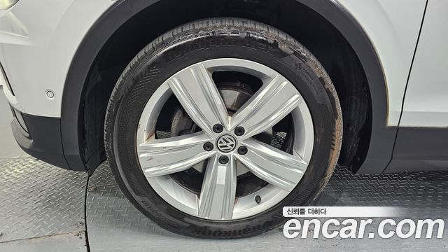 Volkswagen Tiguan 2-го поколения 2.0 TDI 4Motion Prestige - фото 4
