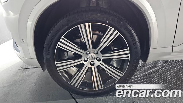 Volvo XC90 2-го поколения B6 Ultimate Bright - фото 4