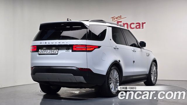 Land Rover Discovery 3.0 SD6 HSE Luxury - фото 0