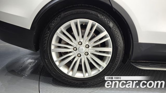 Land Rover Discovery 3.0 SD6 HSE Luxury - фото 3
