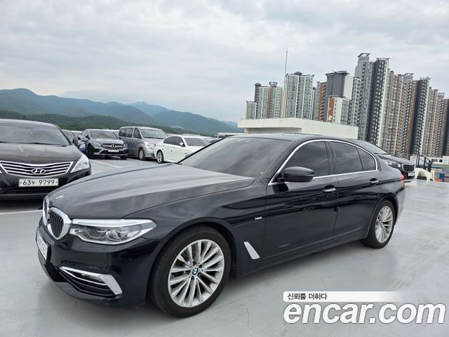 BMW 5-Series G30 520d Luxury Special Edition - фото 0